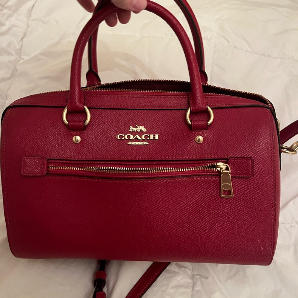 ALREADY SOLD BUT POSHMARK WONT LET ME DELETE IT PLEASE DONT BUY